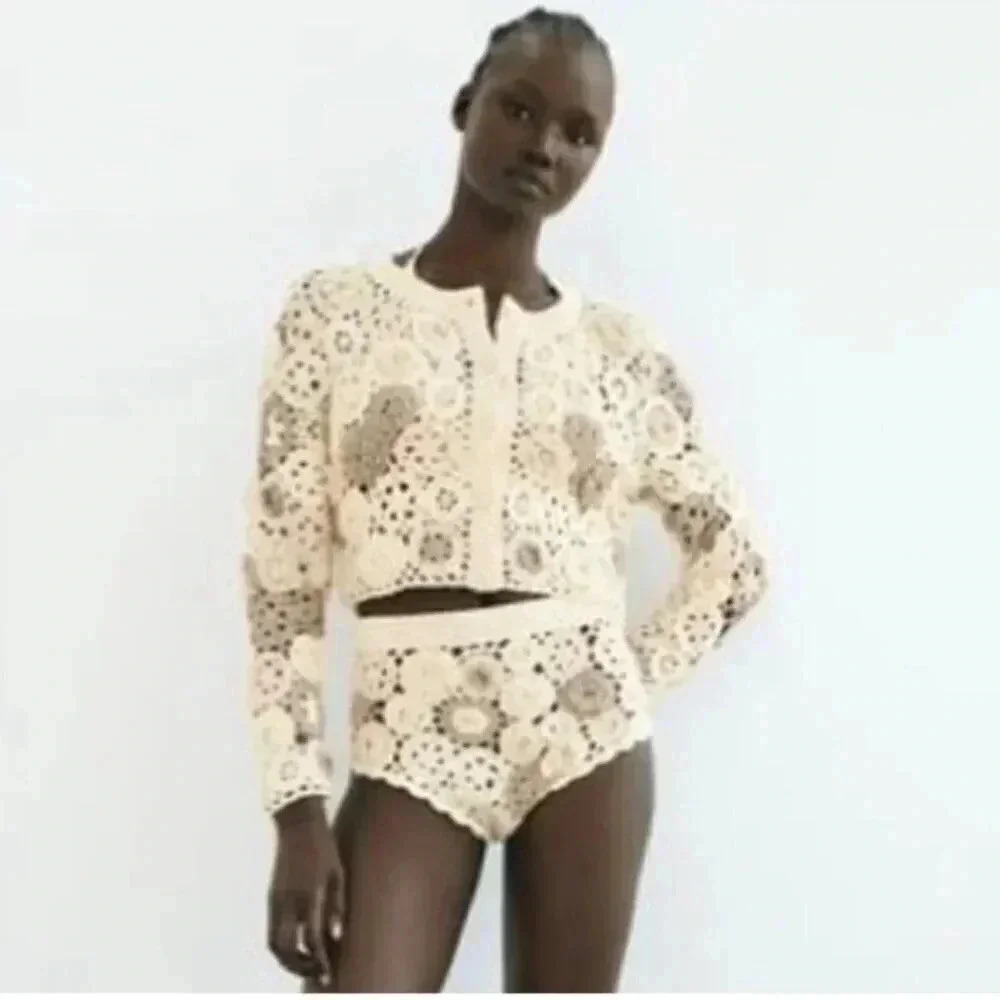 Zara Crochet Size M-L Floral Neutral Shorts Swim Cover Up